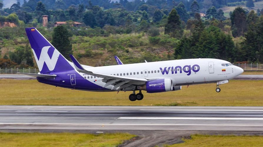 infopublicave's tweet photo. 📢La aerolínea colombiana Wingo aseguró este sábado que mantiene la operación desde y hacia Venezuela, a pesar de que el presidente estadounidense, Donald Trump, afirmara este sábado que el espacio aéreo del país suramericano "permanecerá cerrado en su totalidad". https://t.co/RFwG8ujhiK