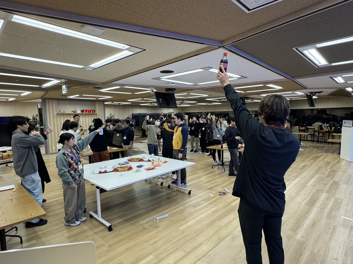TYOFlutterHack's tweet photo. さあ、ここからお待ちかねの懇親会です!🍻
わいわい飲んで食べて、最後まで思いきり楽しんでくれたら嬉しいです!
#TYOFlutterHack https://t.co/hNOHoh7AAs