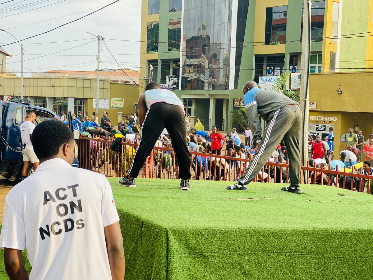 Grateful for the energy at Rusizi Car Free Day! ✨  
Free screenings, health education, and a community that truly shows up for wellness. Rusizi, you inspire! 🫶🩺
#Rusizicarfreeday  #AnesthesiaStudents #SACRAImpact