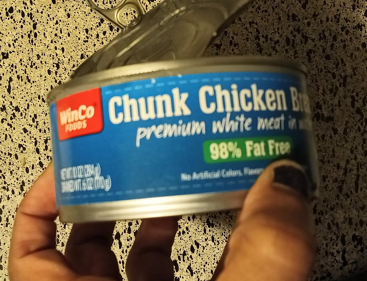 cocoaspyce's tweet photo. @WinCoFoods please do a quality check on your chicken chunk cans bc it was extremely difficult to get it to open this much &amp; I'm a pretty strong woman. The first can I bought was not hard to open but this one would not open at all and I even tried to open it with a can opener https://t.co/roVZv0uFQz