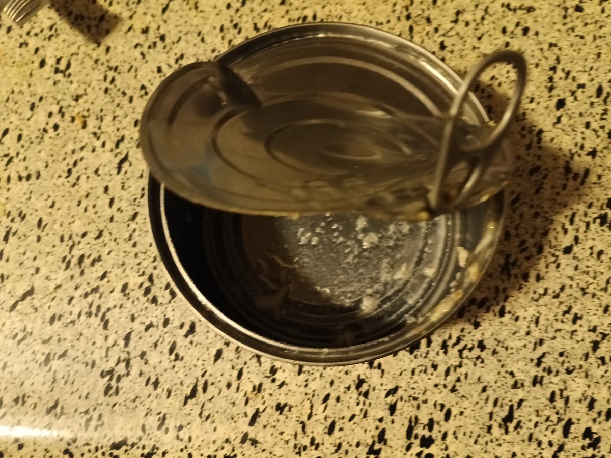 cocoaspyce's tweet photo. @WinCoFoods please do a quality check on your chicken chunk cans bc it was extremely difficult to get it to open this much &amp; I'm a pretty strong woman. The first can I bought was not hard to open but this one would not open at all and I even tried to open it with a can opener https://t.co/roVZv0uFQz