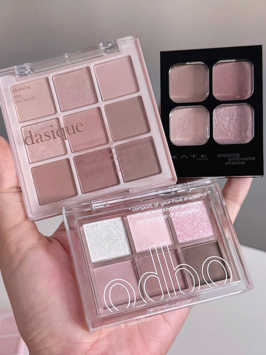 reviewchoey's tweet image. รวมพาเลตตาโทนชมพูตุ่นเป็นคูลโทนที่ไม่จ๋ามาก ยังมีความนัวละมุนๆ ใครแต่งวอร์มไม่ขึ้น มาลองโทนนี้🎀✨