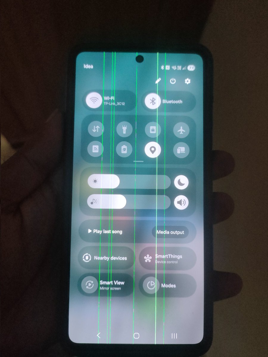 goku1krishna's tweet image. @SamsungIndia I bought my GalaxyF54 in Oct 2023. The display was already replaced ONCE under warranty for the #GreenLineIssue. Now, just out of warranty, the green line is back! Service center is asking ₹7500 for a known manufacturing defect. I expect a free replacement.