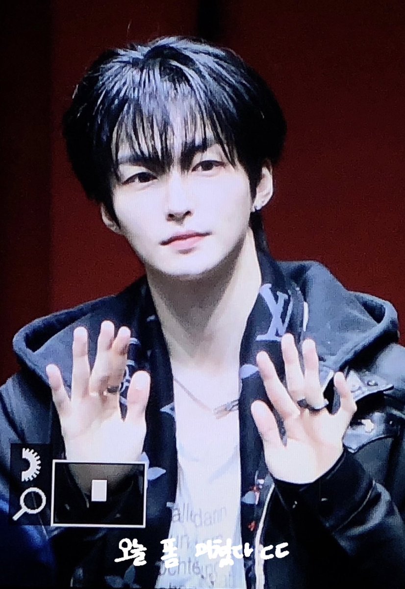 ROMIN424_COM's tweet image. 251129💕

오랜만이야😋

#ELAST #엘라스트 #エラスト
#ROMIN #로민 #ロミン
#롬왕자👑 #아기GO라니