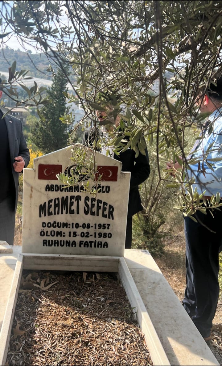 Ülkü Ocakları Gazipaşa İlçe Başkanlığımız, Milliyetçi Hareket Partisi İl Yöneticilerimiz ve İlçe Yönetimimizle birlikte Ülkücü Şehitlerimiz; Mehmet Özgün, Mehmet Sefer, Ramazan Oğuz  ve Şehidimiz Mesut Yılmaz'ın Kabirlerini ziyaret etti. Mekanları Cennet Olsun.