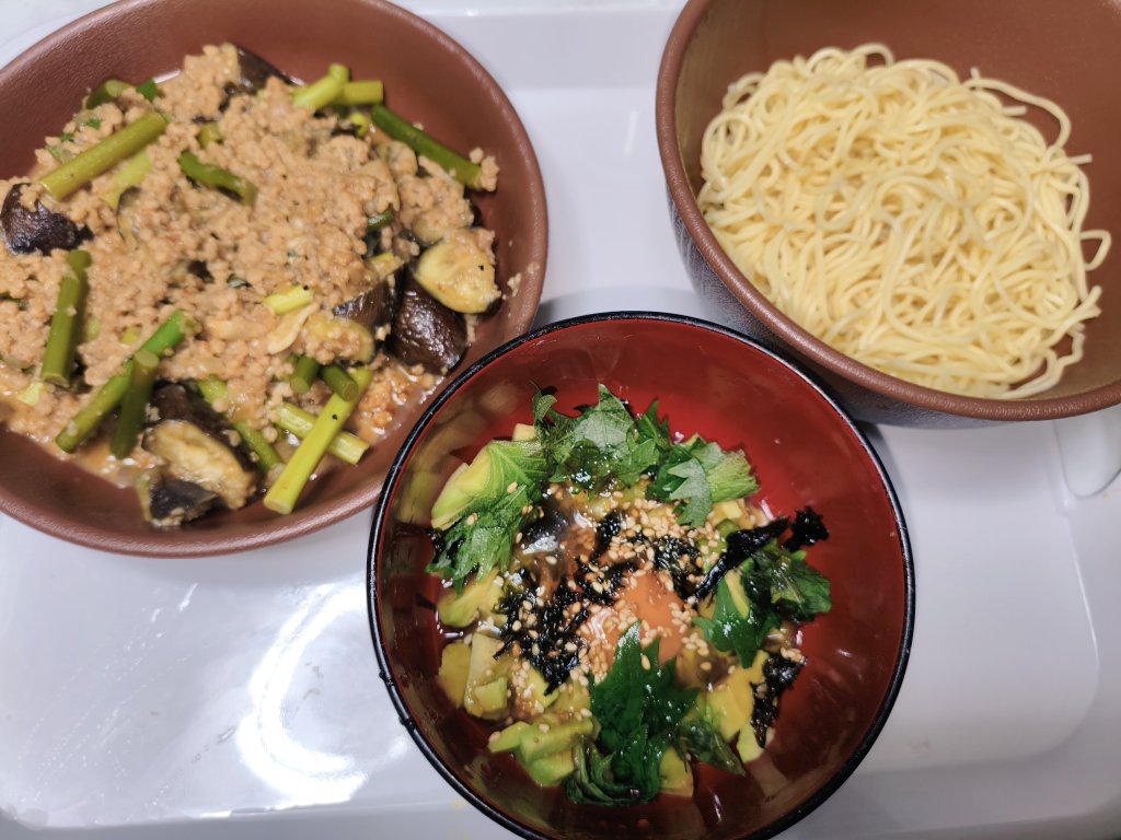 麻婆茄子メーン🤗
麻婆豆腐の素は、、、使いません🤗笑
〇〇の素使うぐらいなら直接その惣菜買った方が安いまでありますからね😎笑