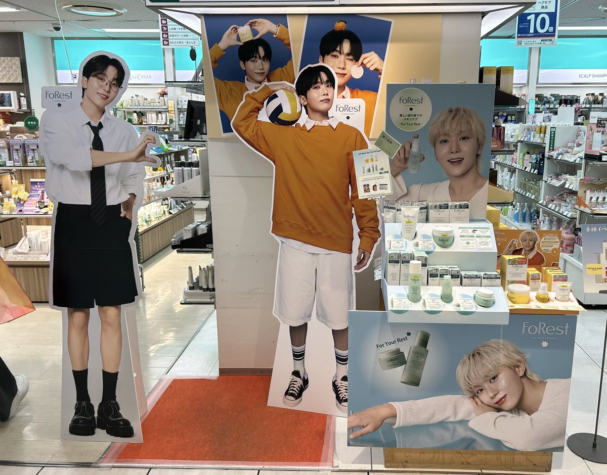 1567Kyo's tweet image. 今ごろ名古屋3日目のライブの真っ最中だよね。

今日も良い時間となりますように。

わたしは最後に会えるメンバーにご挨拶して帰ります🚄

来週の大阪も元気に行けますように‼️