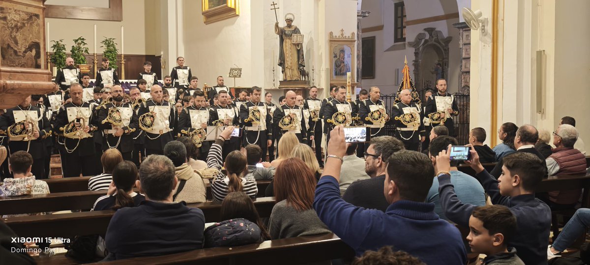 Anoche estuvimos presentes en el concierto solidario que organizó <a href="/_CARITAS/">Cáritas Española ✳️</a> con la organización "Calor y café", donde la banda madre y maestra de <a href="/CCTTBomberosMLG/">Banda de CCTT del Real Cuerpo de Bomberos</a> colaboró con tan solidario evento, en favor de las personas más necesitadas.

El concierto, al que asistió