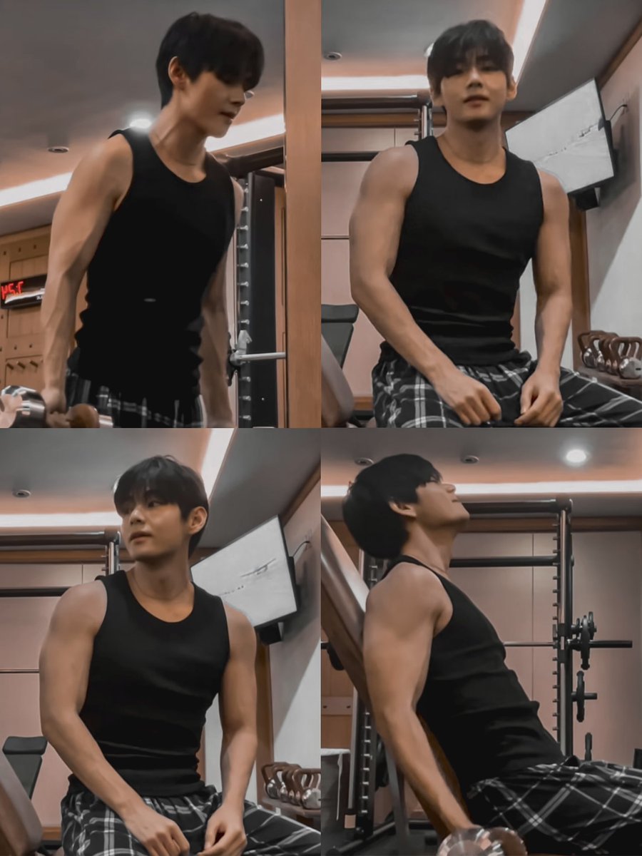 taeunfold's tweet image. JUST LOOK AT TAEHYUNG WTFF