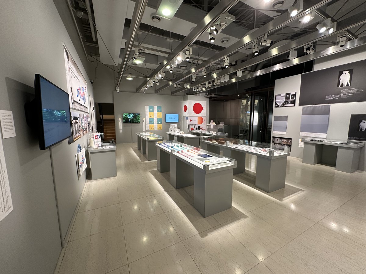 KamadaJunya's tweet image. おかげさまで東京ADC展、閉幕しました。
ご来場いただいたクライアント様、知人友人、面識のない方々、本当にありがとうございました。
これ以上ない励みになりました。
明日からまた真摯にデザインに向き合ってがんばります。

#東京ADC #TOKYOADC #ADC #ADC賞 #ggg #銀座グラフィックギャラリー…