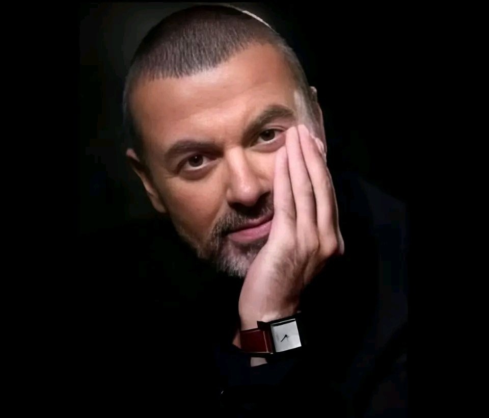 fopminui's tweet image. He died on Christmas morning, and only then did the world discover the truth: he had been secretly giving away millions with one rule:

No one could ever know it was him.

December 25, 2016.  
George Michael, one of the defining pop icons of the 1980s and 1990s, was found dead at…