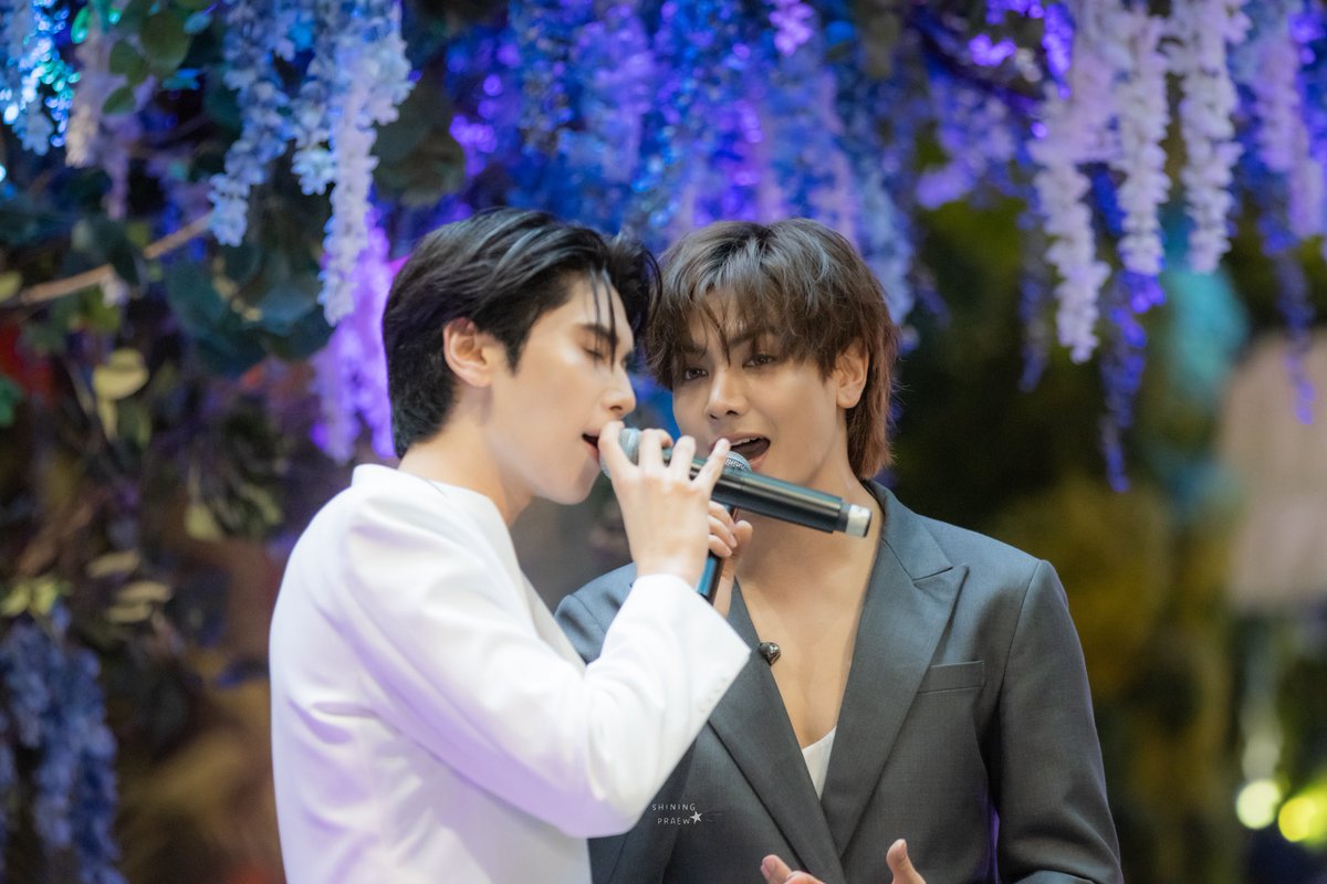 You will always in my eyes 💕

JOONGDUNK AT SIAM PARAGON
#SiamParagon20thAnniversaryxJoongDunk