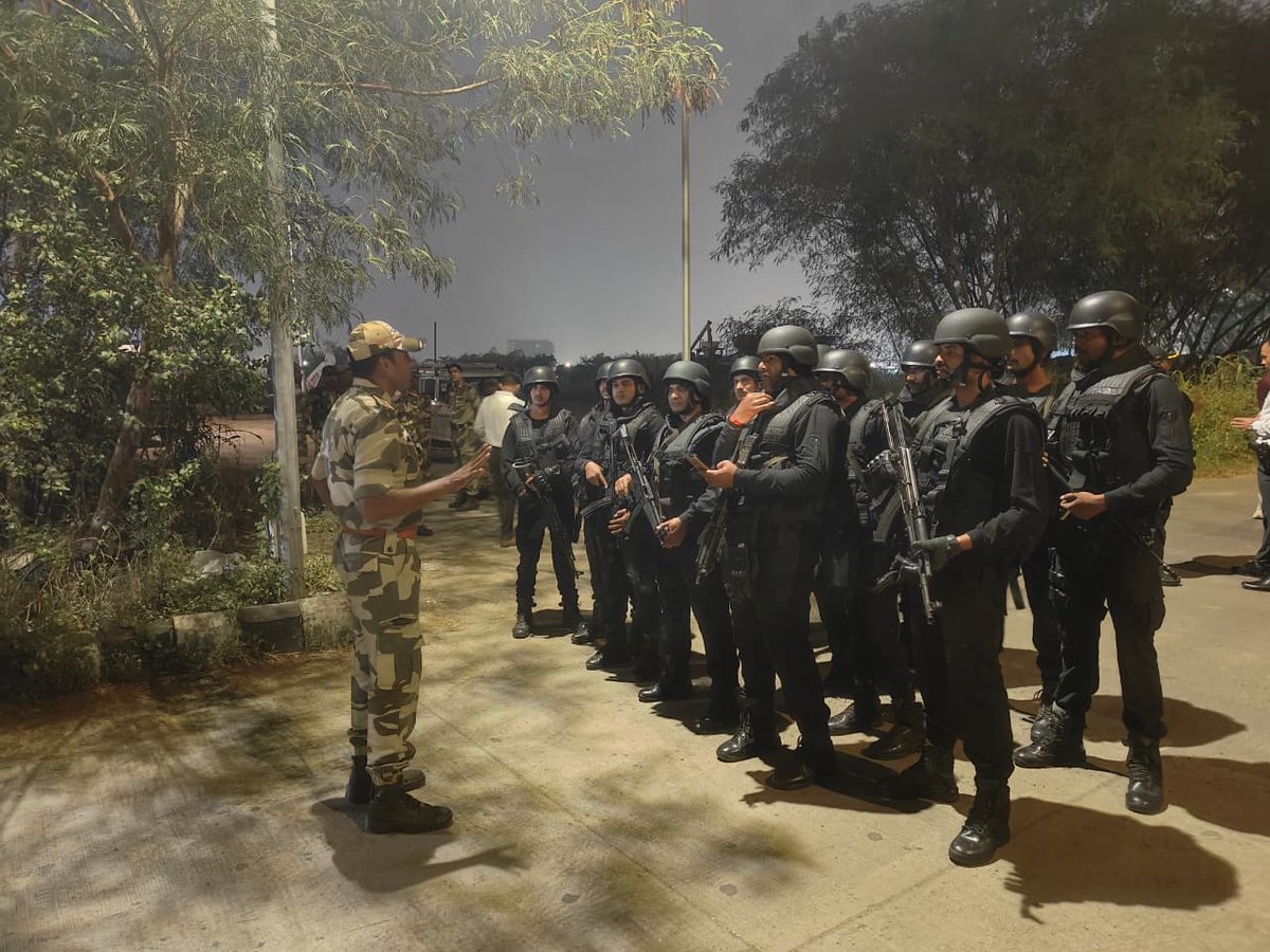 CISFHQrs's tweet image. Multi-Agency Mock Exercise Showcasing Synergy at ASG Surat

CISF in co-ordination with NSG and Surat Police led a high-intensity multi-agency mock exercise at Surat Airport, simulating a coordinated multiple-attack scenario across key airport zones.

Personnel from CISF, NSG,…