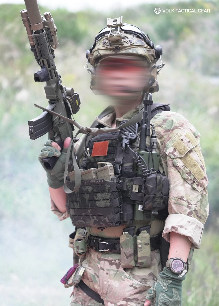 SBPC-V2 paired with the ZIP-ON BACTRIAN マルチカムブラックと