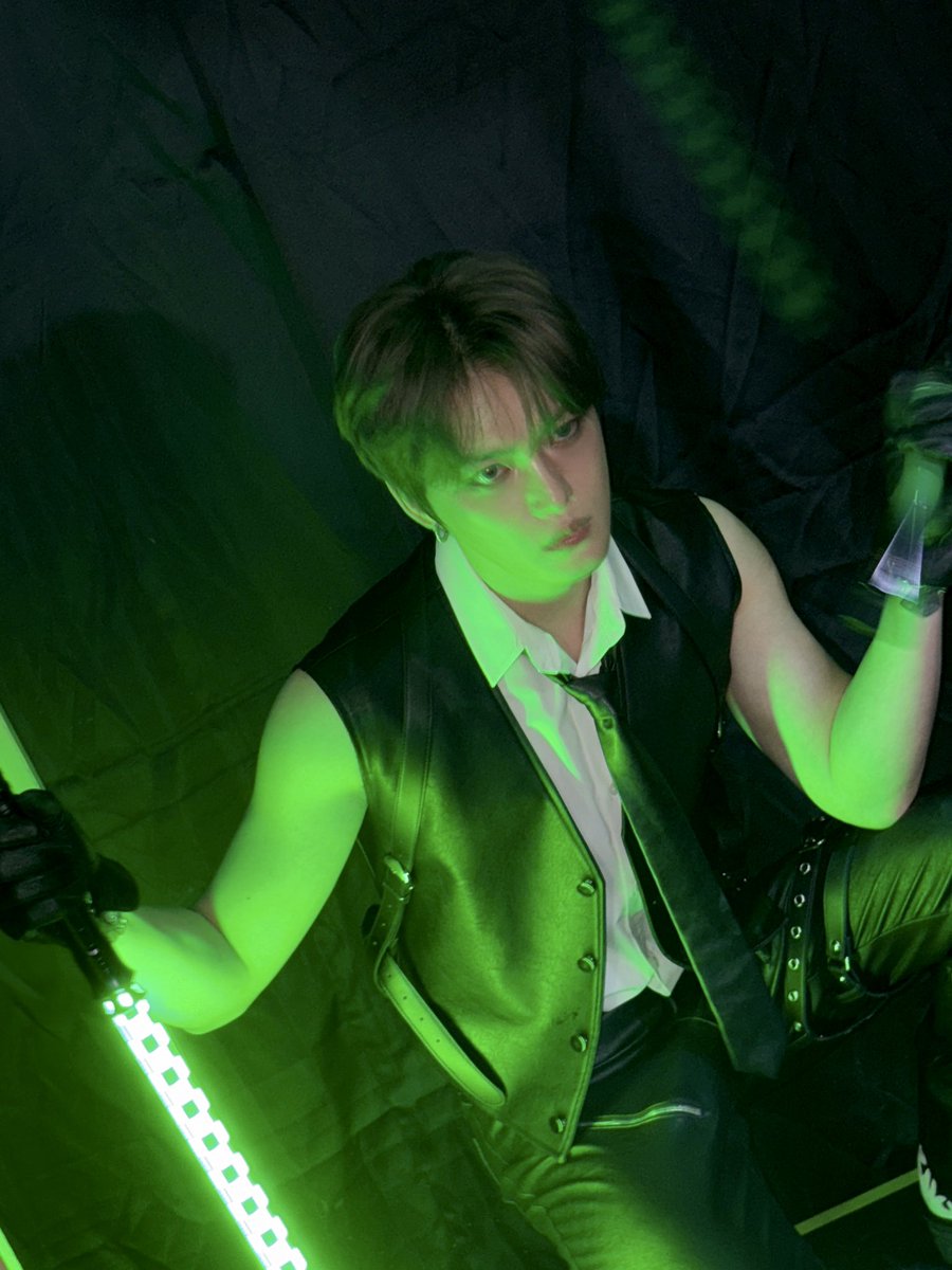 inkodeofficial's tweet photo. 📸[#비하인드컷][#BehindCut]

2025 JAEJOONG JAPAN ARENA TOUR “RE:VERIE” in OSAKA DAY 2 💚✨

#김재중 #재중 #KIMJAEJOONG
#JAEJOONG #ジェジュン #金在中 https://t.co/Kj1HSWWcdK