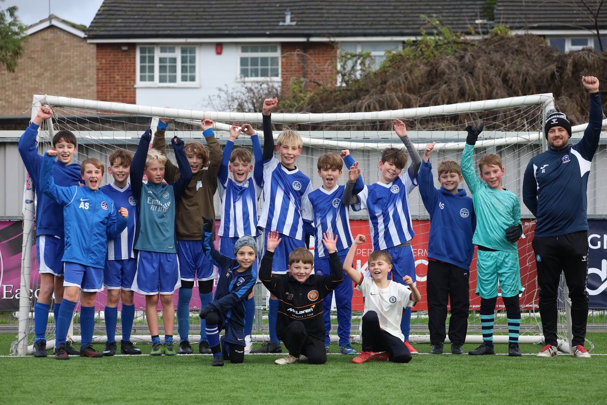 Great to have <a href="/MBGFC/">MBGFC</a> Under 12s at our game yesterday!

They enjoyed a great training session from Coach Ash, before leading the team out before kickoff!

Expect another #MTFC Youth Experience Day <a href="/BurnhamFC1878/">Burnham Football Club</a> soon 

Thanks to their management team for supporting!