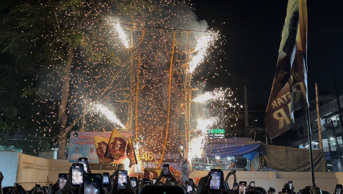 UrsHNE's tweet image. Most Celebrated SSR First Look👑

#Varanasi @urstrulyMahesh