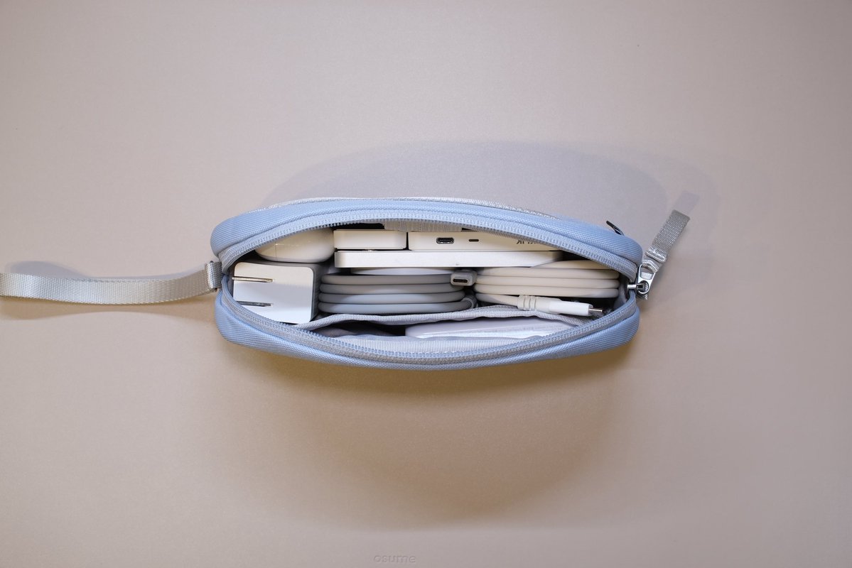 Ohshirataki's tweet image. 【#PR 】
3つ目はT12のガジェットポーチ ̖́-

自立するポーチで取り出しやすく、撥水性・耐久性もあり、型くずれしないのでお出かけにぴったり!!💡

サイズ展開は2種類
《S(ミスティブルー)》画像のとおり外出時にこれさえあれば！が収納出来るので私は旅行にもこれで行けちゃいました✌🏻↓
#tomtoc