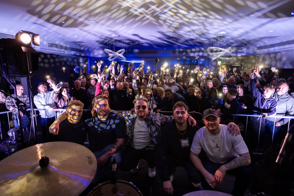 couch_duncan's tweet photo. What an end to the 2025 shows. Our biggest ever home town gig at our beloved @chesterfieldfc with the legends @marshallartist_ . Massive things coming next year. We’re only getting started. 

@alexgodberphotography 📸 https://t.co/BIFUFHdk8y