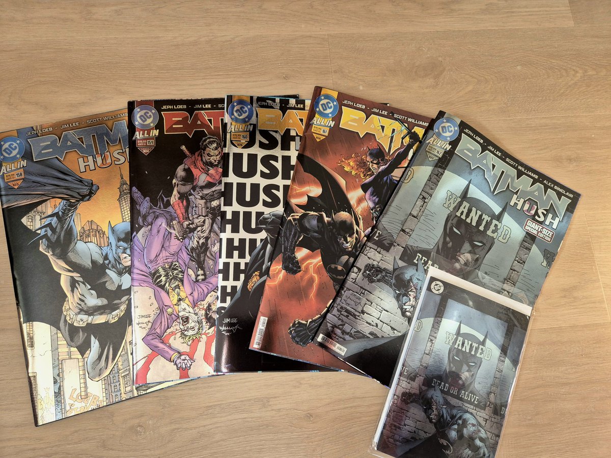 Batman giant size edition foil cover... 
Une fois que tu t es convaincu qu il s'agit uniquement de artbook de jim lee cela passe mieux....
#dccomics #batman #comics