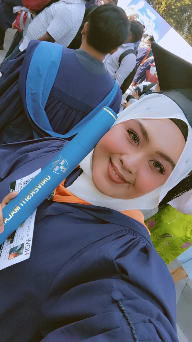 Vera_Aiuchi's tweet image. ✨ Face Reveal ✨

Your  mischievous demon geisha finally graduated with a Degree with Honour in Biomedical Engineering! 🎓❤️🥀

Still a bit shy with camera 👉👈