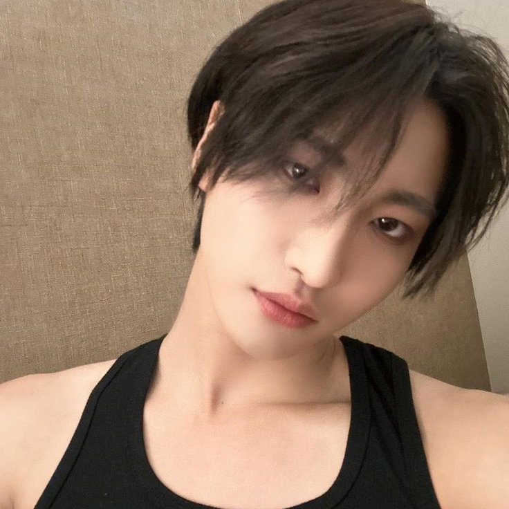 soupndomplings_'s tweet image. A very self indulgent few tweets mctz yuri au 🐇🐿️🔞