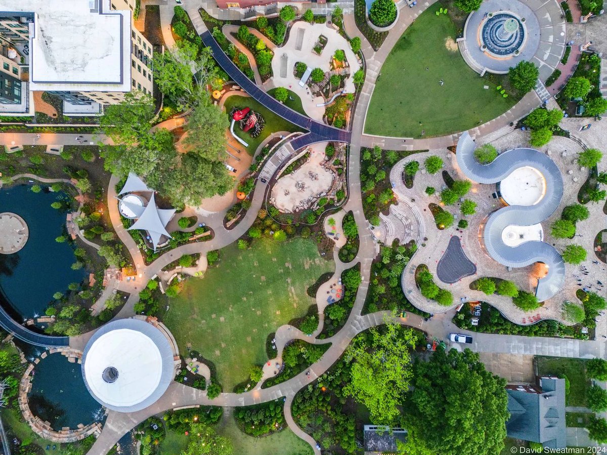 w2me's tweet image. أفضل 10 مدن أمريكية للعمل عن بُعد في العام القادم: 

تصنيف جديد يكشف المدن التي تحقق أفضل توازن بين تكلفة المعيشة المناسبة وجودة الحياة للعاملين عن بُعد.

هل لدينا تصنيف مماثل، وكيف يمكن أن نعزز هذا الجانب لأحياء المدن الطرفية، وجعلها مدن للعمل عن بعد،ك: فرص للعمل، وجودة للحياة.…