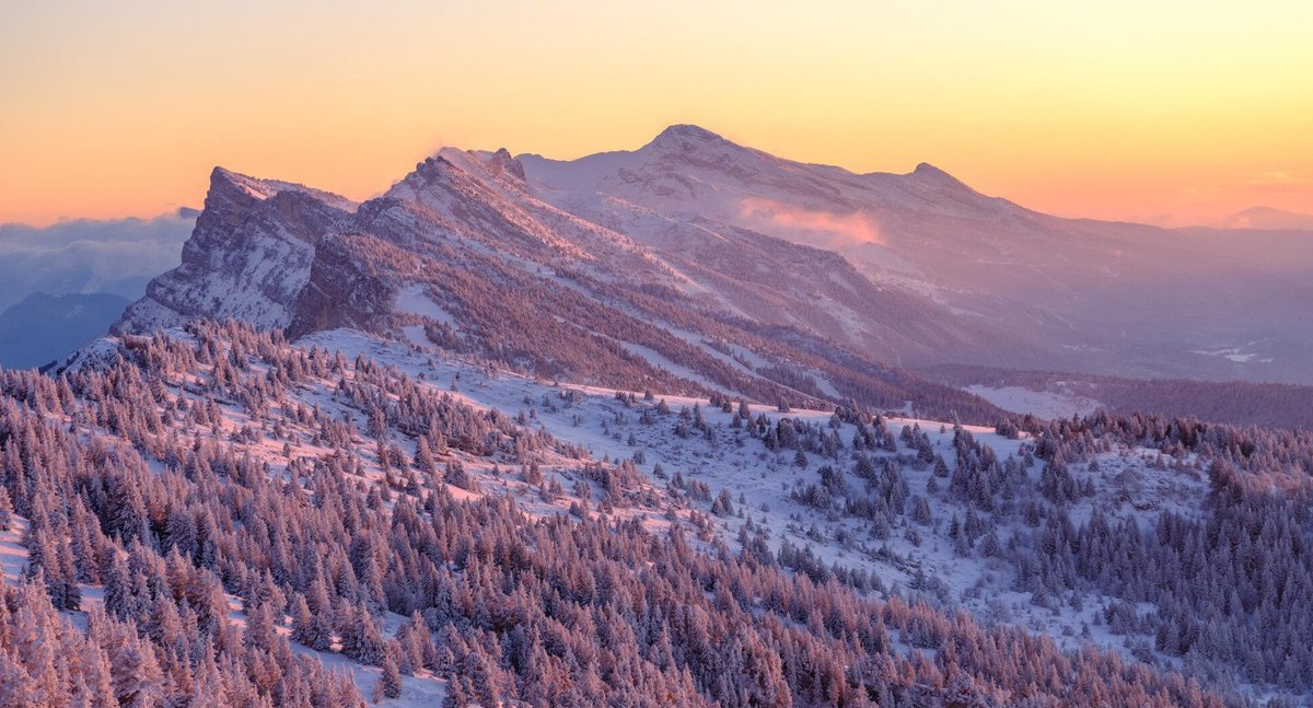 Températures glaciales cette nuit en fond de vallée… jusqu’à –20°C relevés vers 1000 m !

–20,2°C à Méaudre (976 m)
 –19,5°C à La Mure (885 m)
 –19°C à Lans-en-Vercors (1010 m)

📷 Couché de soleil sur le Vercors depuis La Moucherotte via "G" <a href="/skipass/">skipass</a>