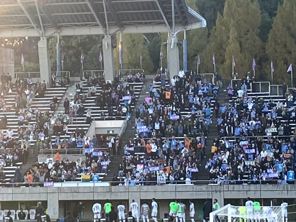 aoiaoiaoisora's tweet image. スタンドにエスパルス時代のユニやタオマフそして鳥栖のタオマフが見られてそれに応える健太にグッと来たよ😭
いつか清水に戻って来てね
#西澤健太