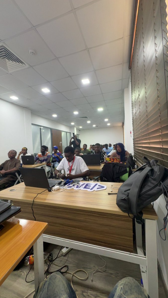 MelloTheTrader_'s tweet photo. 2-day workshop completed w/ @ezeransome 

Thanks to @SuiNetworkNG, @SuiCommunity &amp; @SuiFoundation 💙 https://t.co/1cItHmXbaC