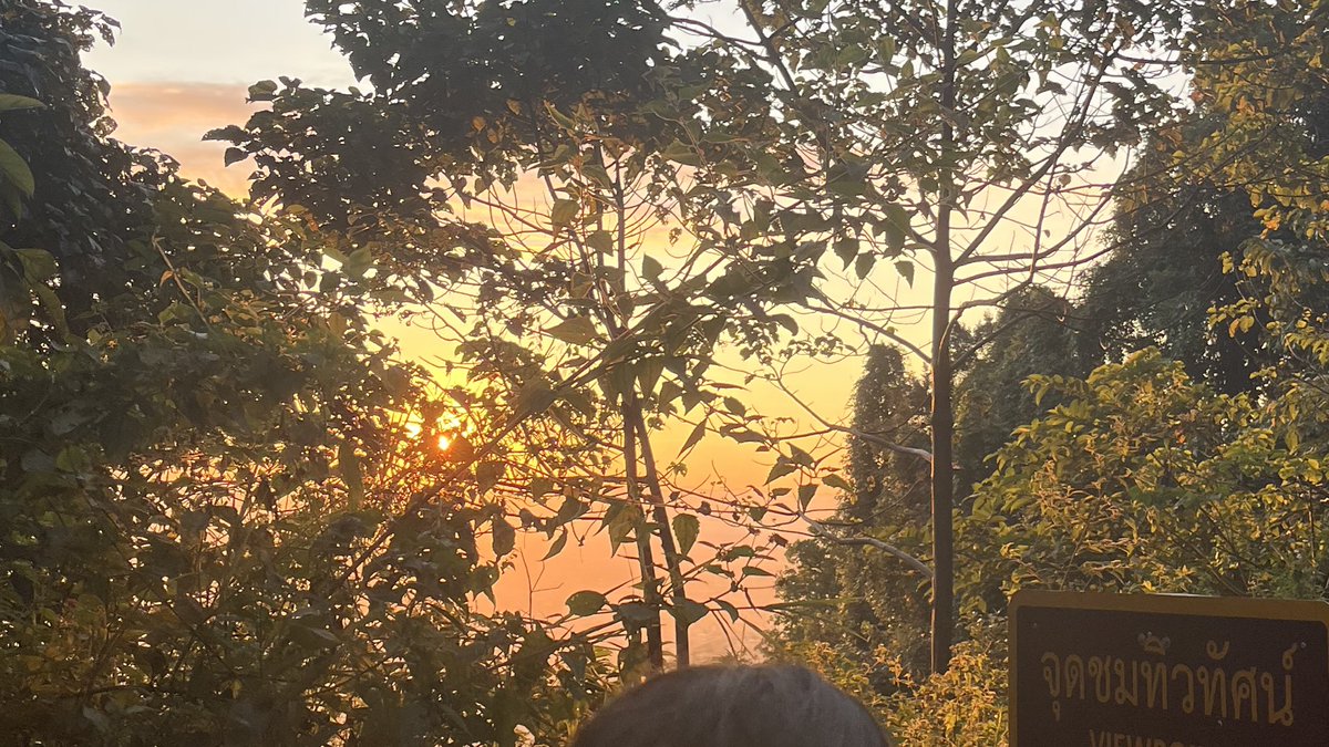 bellopng's tweet image. Once in lifetime 🏔️ 🏃🏻‍♀️🐘💜

#cmutrekking2025 
#pngmedlife