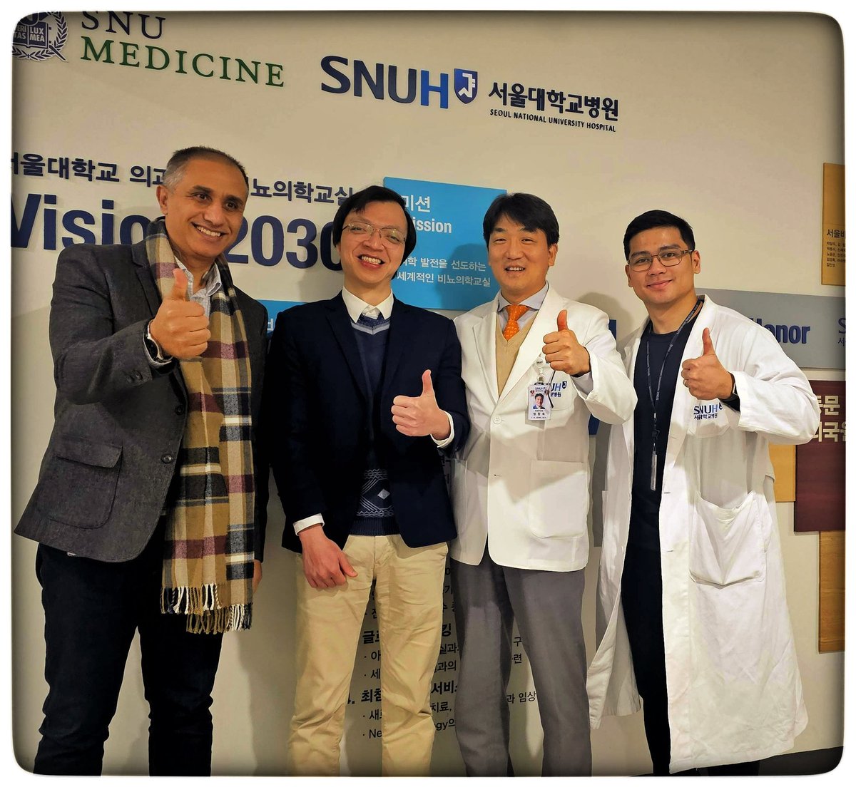 AbdallaDeb's tweet photo. Bidding farewell to a very kind colleague @HuanT_OncoUro who has finished the @snuh_official Fellowship program, heading back to #Vietnam with thanks to @drboss_urology The master of the quickest ever #RAPN
@KorUrological @kmoretry 
See you in #London @Uroweb https://t.co/W1oDnoAaOr