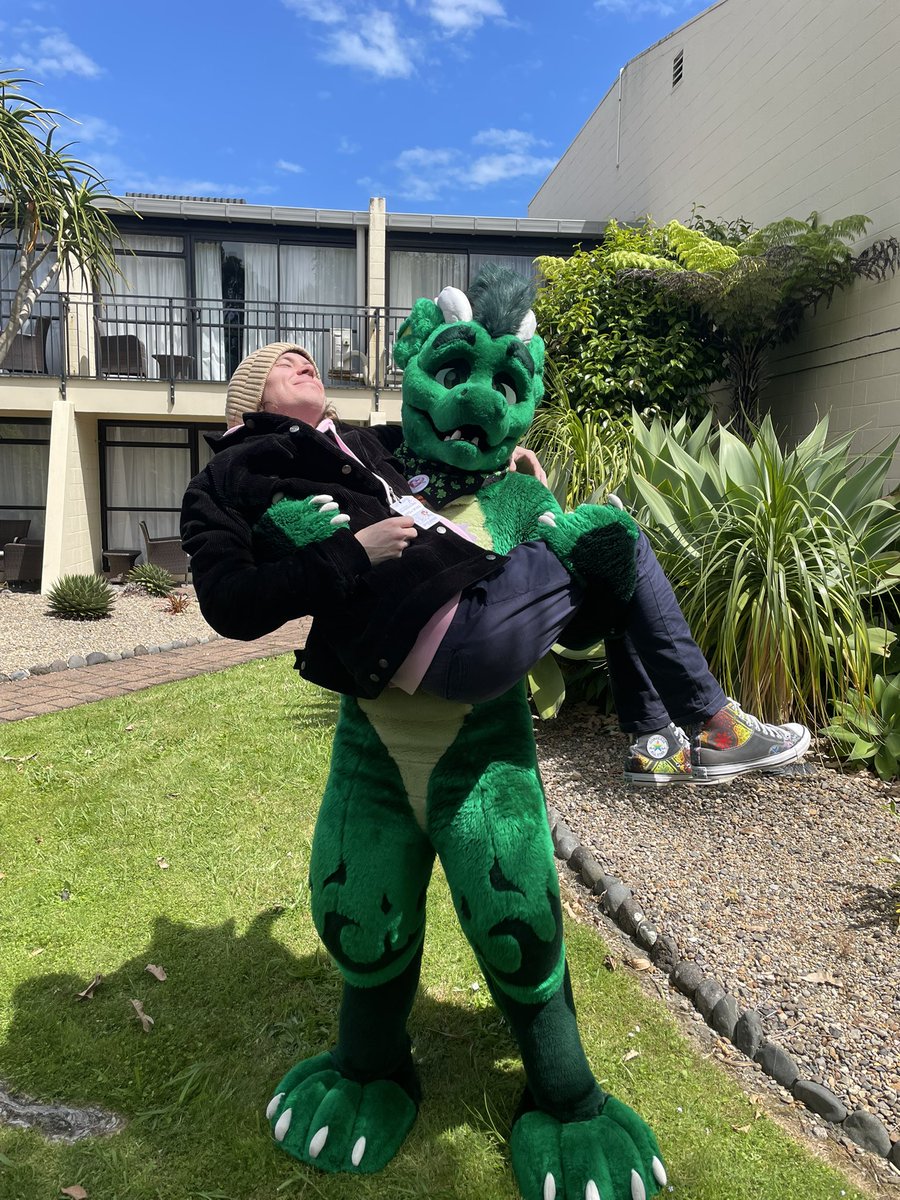 I only begged him a little, but I got uppies in the end~ thanks handsome :3