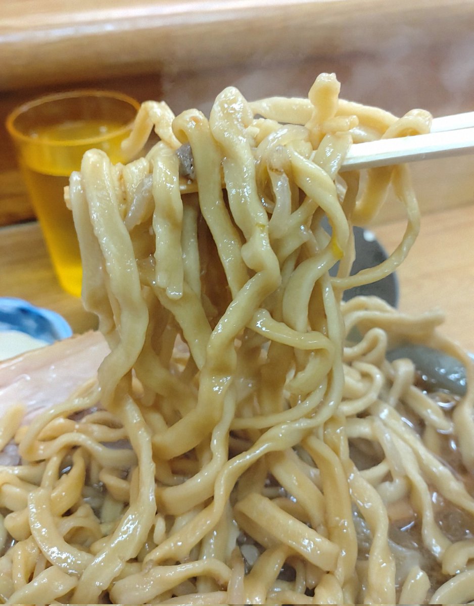 ラーメンそら

ラーメン(麺半硬メンマ)+たまねぎ+ビール

久しぶりのそらで🍻
休日の昼から最高のヤツです😆
豚がやっぱりいいなぁ💕
麺半でもギリ完食🫄
今日もありがとうございました🙇
ご馳走様でした🙏