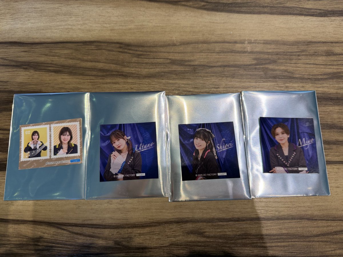 Yaconp's tweet photo. BEYOOOOONDS 
BEYOOOOOPHONIC Ⅲ ビヨフォ神戸
交換 コレクションステッカー  生写真

【譲】画像のもの
【求】ステッカー:切手高瀬＞切手小林＞青小林
生写真:同種高瀬、小林、前田

本日会場での交換希望です。
現在会場付近おりますので、お気軽にお声かけください✉️ https://t.co/RBwUqu3rk5
