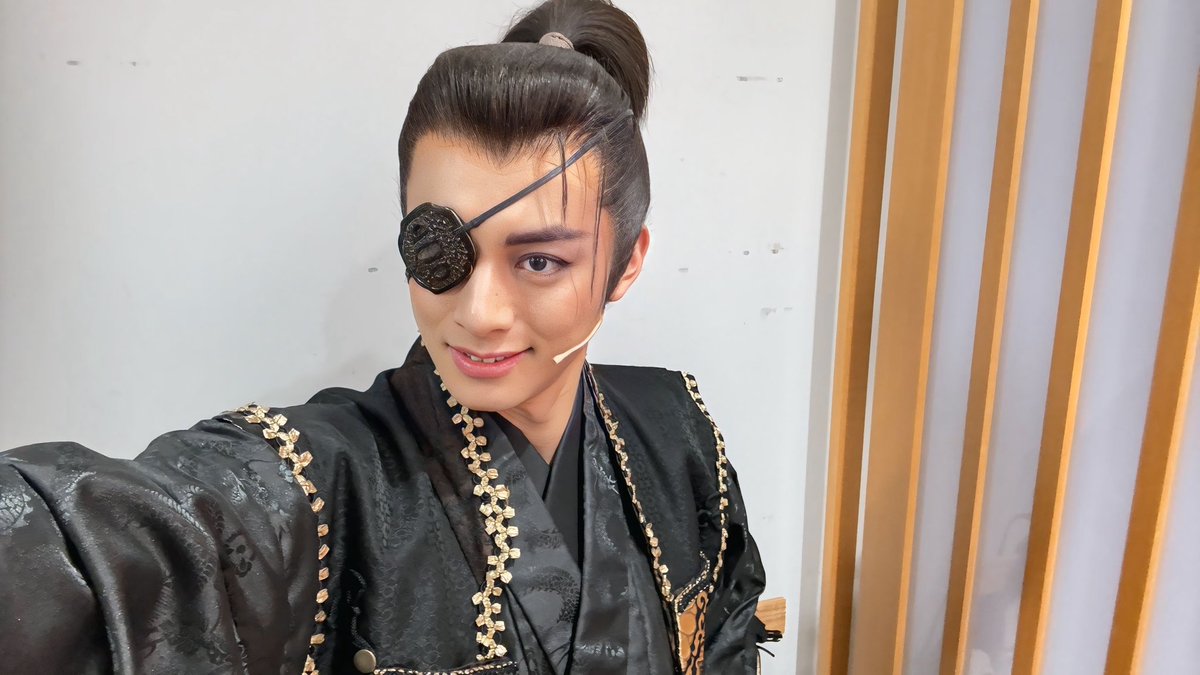 yuta_tachibana_'s tweet image. 『大逆転！戦国カーニバル』
新歌舞伎座公演！本日もありがとうございました！
すごい盛り上がりでしたね！いつも嬉しいです！
まだまだあると思っていたこの公演もなんと明日で最後！57公演目かな？思えばあっという間でした！
ラストカーニバル！最後まで笑顔で行ってまいります！

#戦国武将誉賑…