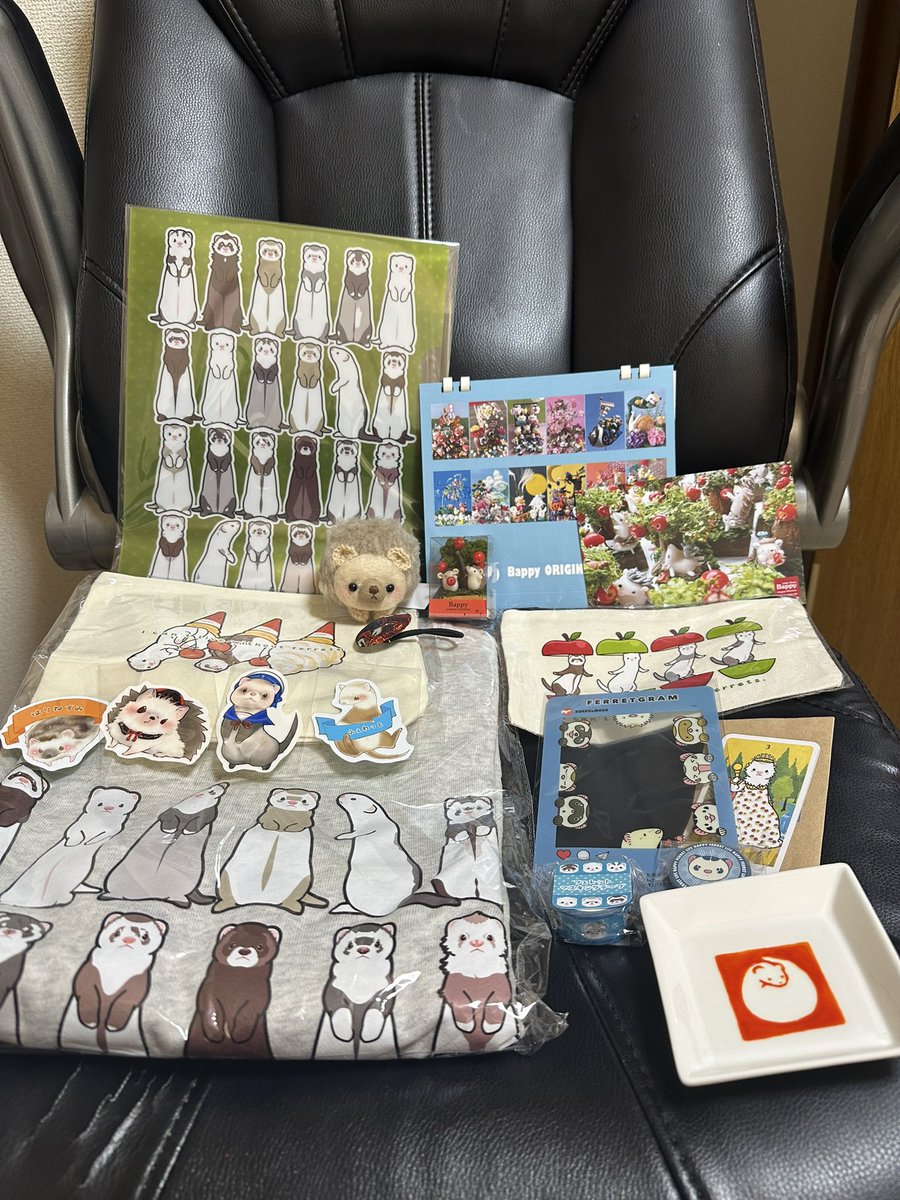 luca_mysga's tweet photo. サッポロモノヴィレッジ！
出店側ではなく、初めてのお客さんで参戦してきました！

フェレット、ハリネズミ、ヒメハリを飼っている私には天国でして...。
小動物さんのグッズを取り扱っているお店が増えてきていて大歓喜でした！
ヒメハリのグッズはさすがに見つかりませんでしたが、楽しみました！ https://t.co/MNhos4ULv9