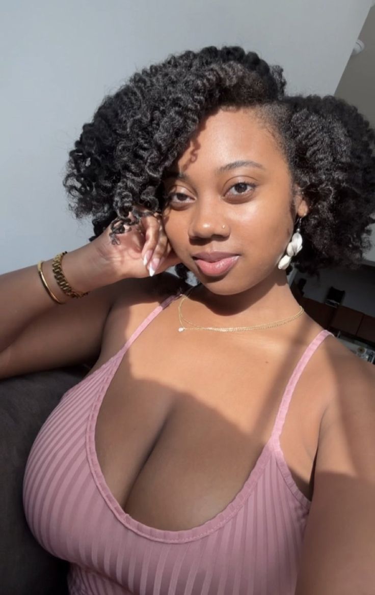 Somtodeyforyou's tweet image. The problem.                       The solution.