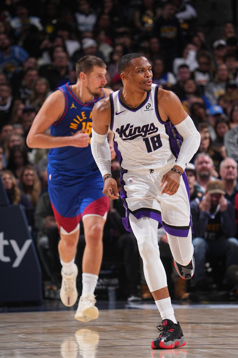 Russ in the 4th quarter to beat his former team:

🔥 15 PTS
🔥 6-7 FG
🔥 2-2 3FG

Overcame 44 PTS, 13 REB & 7 AST from Jokic 😯 