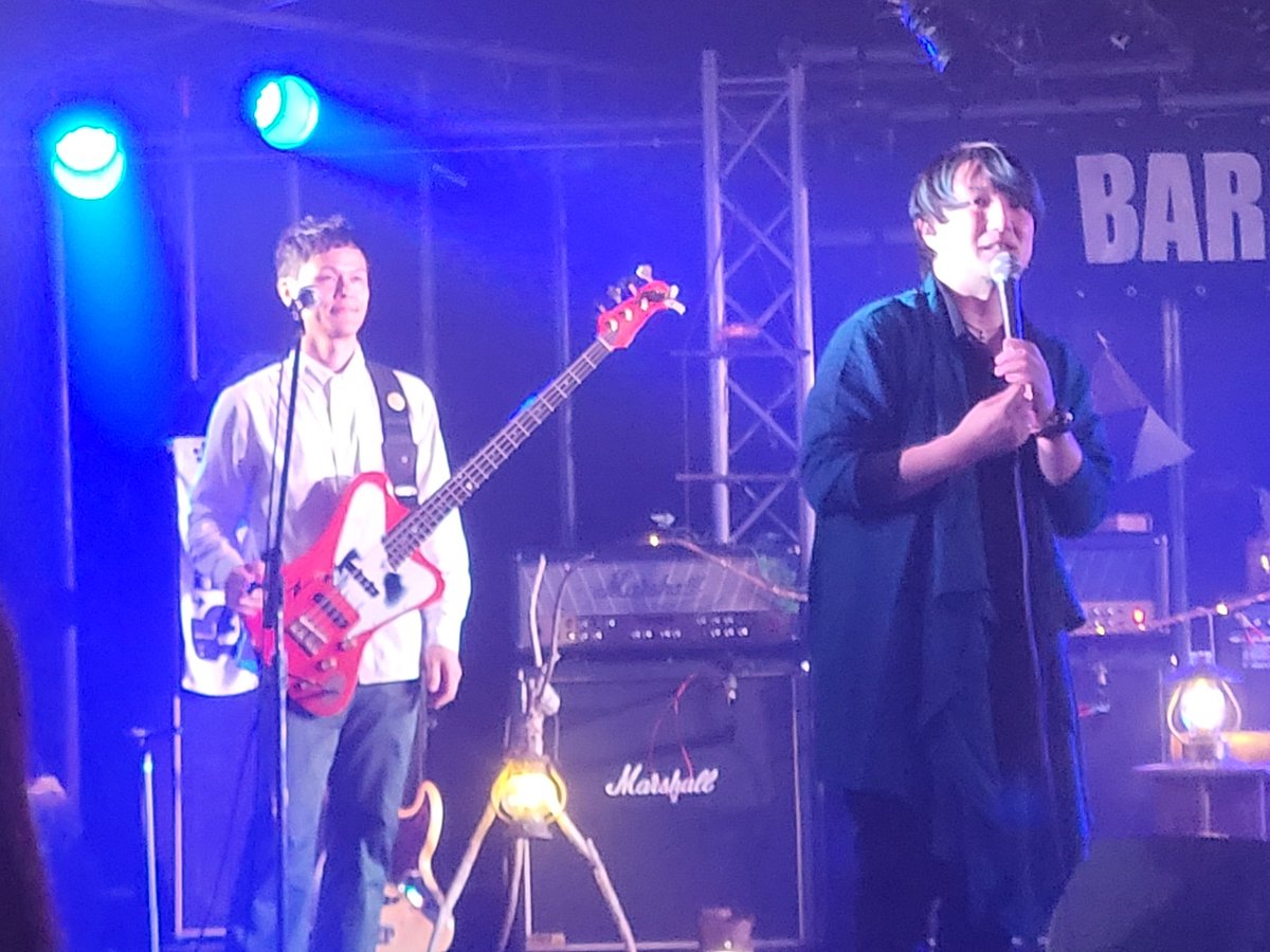 Lefa_akihiro's tweet photo. 写真オッケーとのことなので
友達のJERRYBEANSのライブにきました！
いいライブですねー

何よりみんなが楽しそうで
こっちも嬉しくなります

#JERRYBEANS 
#ジェリービーンズ https://t.co/3jJcVgMoQf