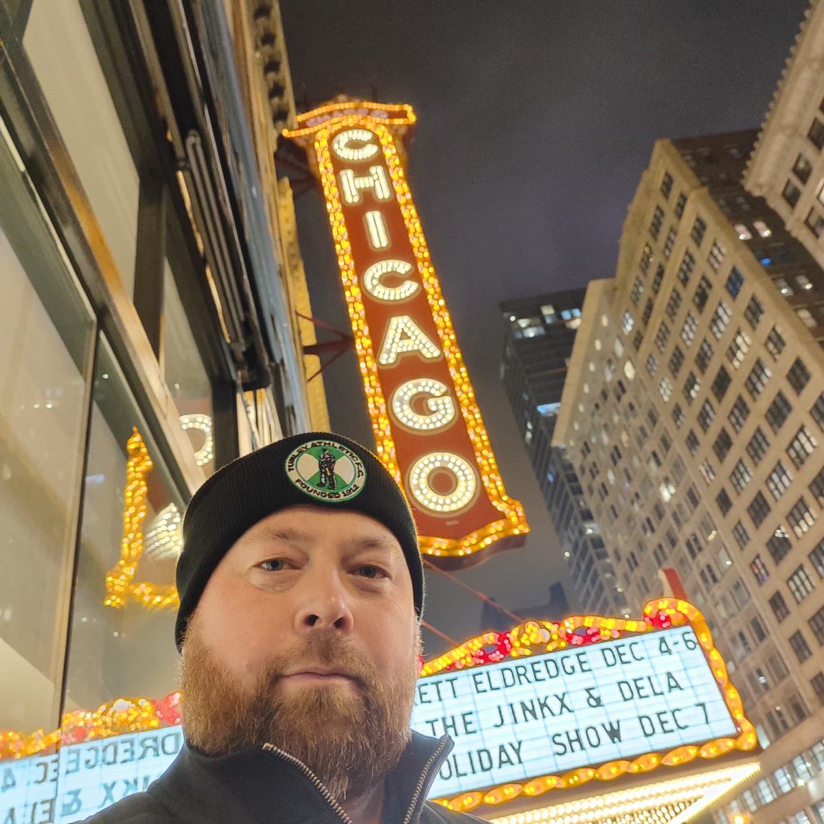 Our beanies are on tour! ✈️
JK, Reserve Team co-manager, spotted flying the Tunley Athletic colors in  Chicago. JK claims it boosts coaching performance. Science has yet to comment. 🤓🧢 tunleyafc.uk #tunleyathletic