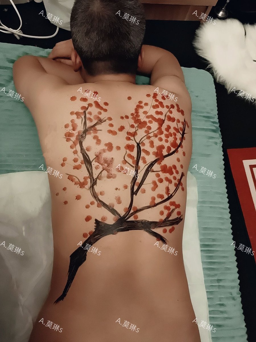 A.莫琳大s👠 tweet media