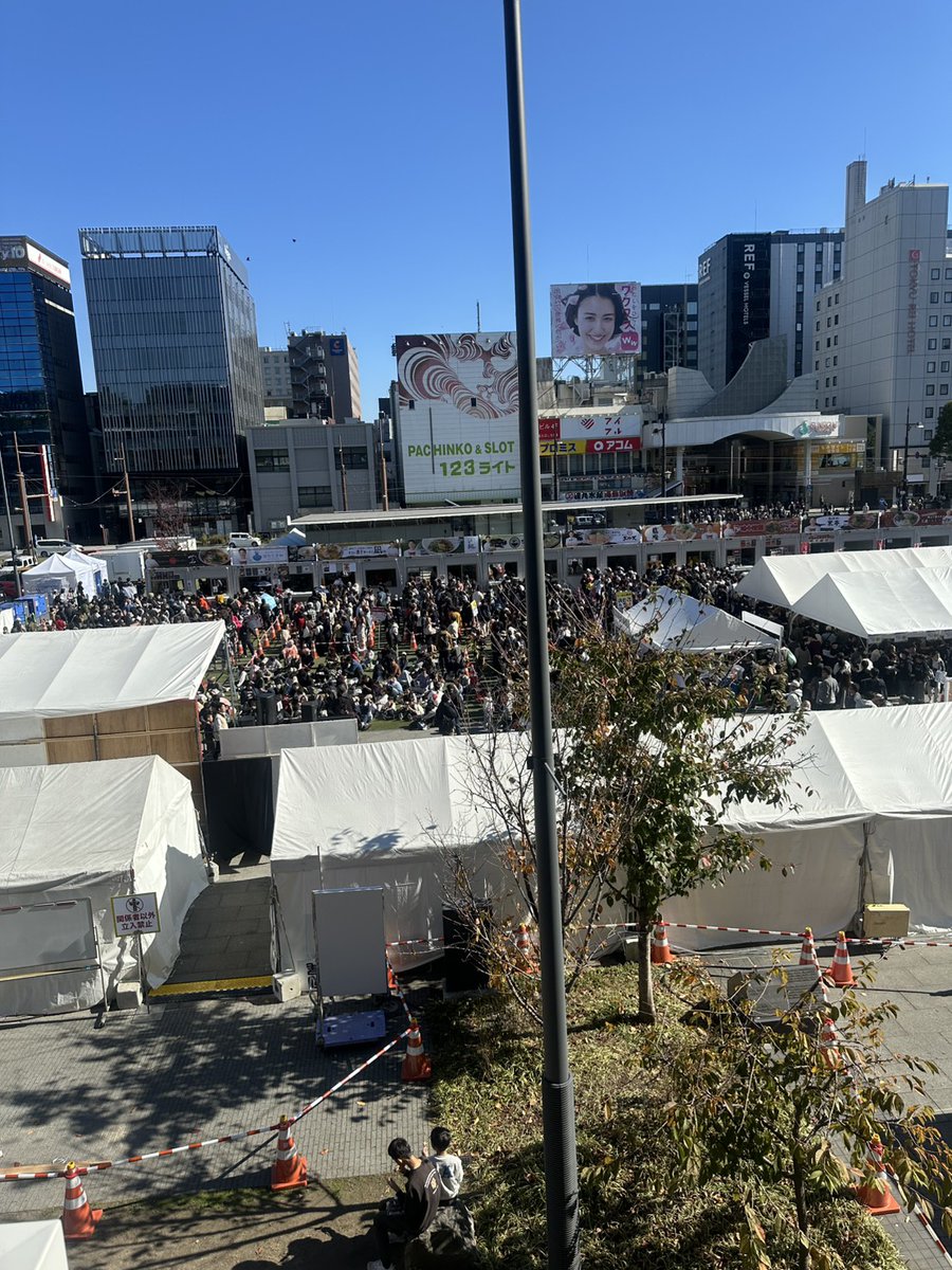 有田ラーメンフェス！
あまりの人混みに、断念(ーー;)