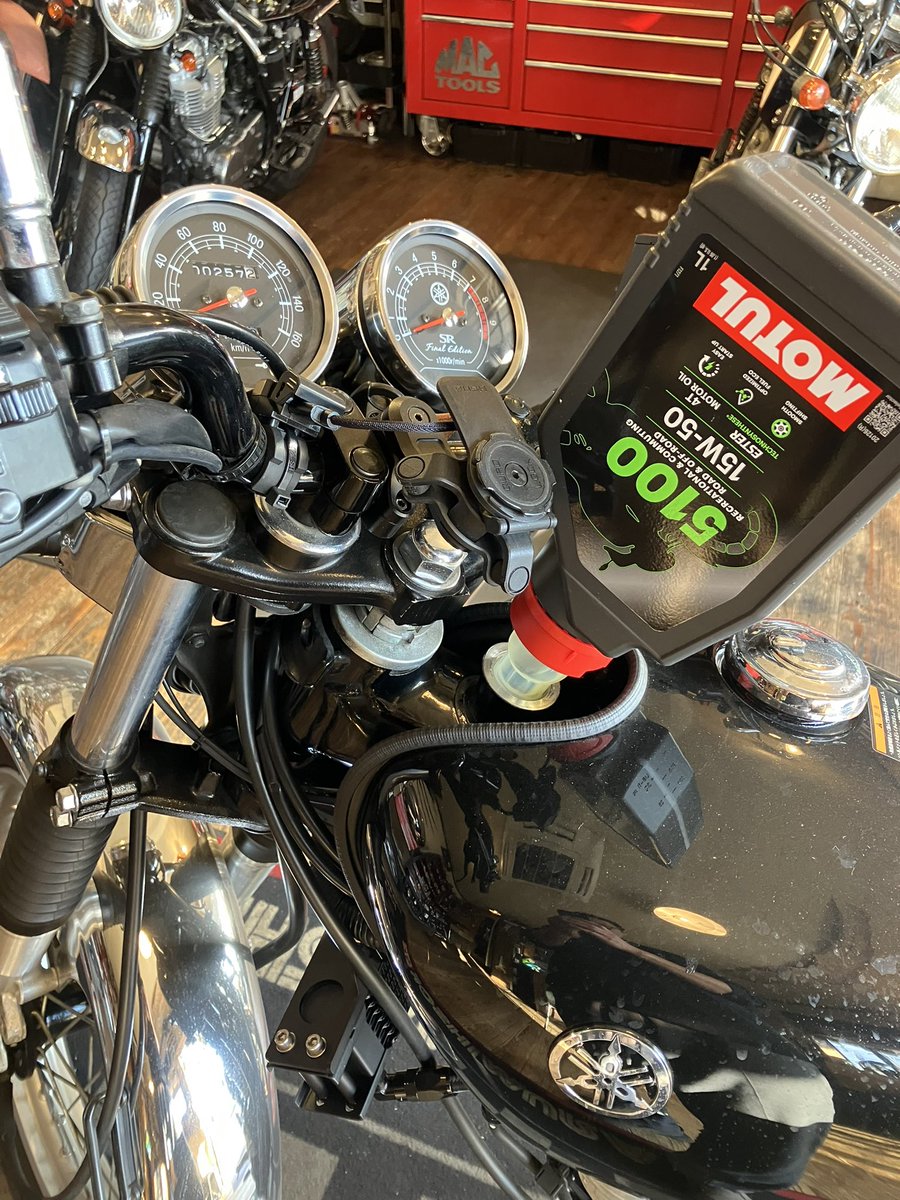 オイル交換、ありがとうございました😊
#sr400 #カスカーダ #北九州 #motul