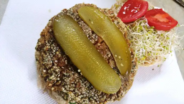 healthiacynthia's tweet image. The Bodacious Hempseed Burger... try it!  #healthyveganfood #https://discover.hubpages.com/food/2-Healthy-Hemp-Seed-Recipes