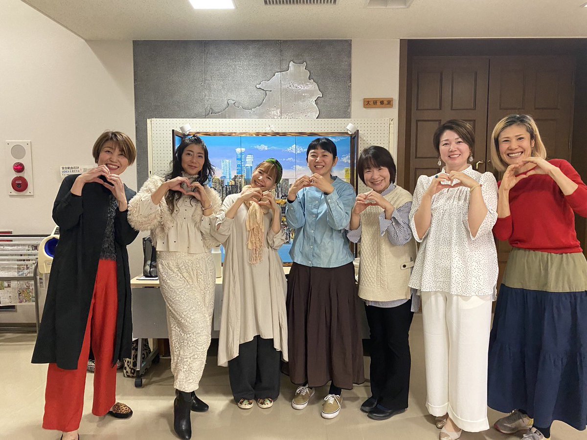 nami1292020's tweet photo. 深江公区の文化祭にゴスペルで出演しました✨🎵
11/25(火)17:30〜と18:30〜の2ステージ、天神中央公園のクリスマスアドベントで歌います⭐️
お近くの方はぜひ足を運んでください💕
#糸島プチゴスペル部
#福岡天神
#2025クリスマスアドベント https://t.co/dxyxkBEd0g