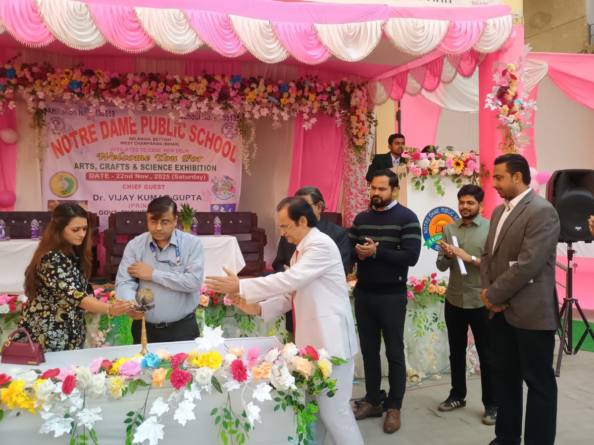 scellgecwc's tweet image. Great ideas start in childhood.
Proud to witness creativity &amp;amp; innovation at the Science Exhibition 2025 — Bettiah. 🚀
— Dr. Vijay Kumar, Principal GEC West Champaran

#Innovation #YouthEmpowerment