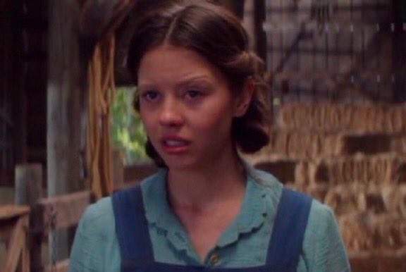 me: why doesn’t anyone hit on me irl :(
me when someone hits on me irl: