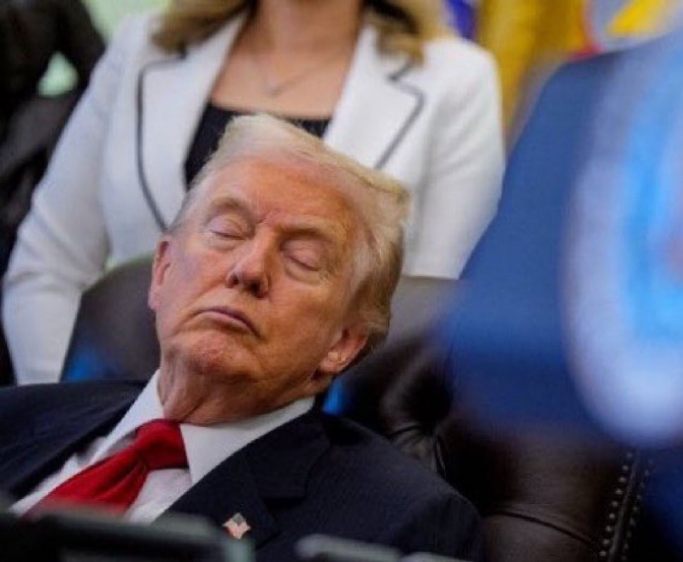 DUmbass0104's tweet image. 