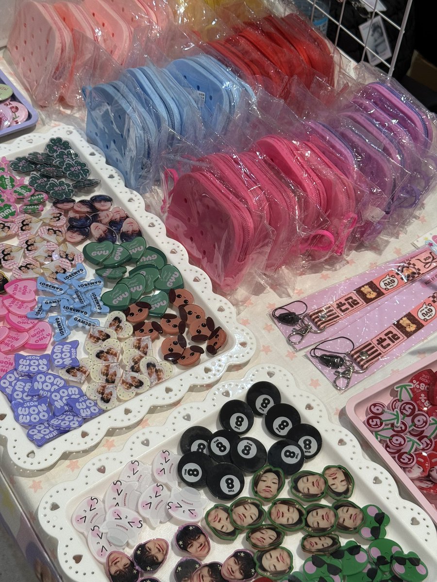 nanahkart's tweet image. customize your charmed pouch for ₱350! it includes 1 pouch of your choice and 6 charms 🥣🌟💞

available first here at #HomeIsWhereMWIs 💜💚 

see u guys! 🫧